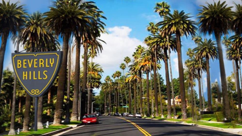 Los Angeles 1 & 2 giorno Los Angeles Los Angeles, patria di Hollywood, Disneyland e Universal Studios è per i visitatori il centro della spensieratezza: sole tutto