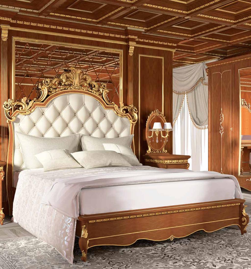 113 Botticelli Comodini / Nightstands Letto matrimoniale con giroletto / Double bed with bed frame Armadio con quattro ante battenti / Four hinged doors wardrobe Toilett
