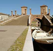 area interamente dedicata al carico di una antica nave commerciale dell età augustea rinvenuta negli anni 80 nell immediata periferia di Comacchio.