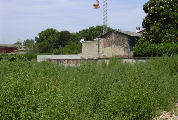 INQUADRAMENTO SCHEDA EDIFICIO RILIEVO FOTOGRAFICO Estratto fotogrammetrico N. piani fuori terra 1 2 3 4 Foto n.