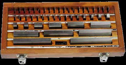 BLOCCHETTI E SPINE GAUGE BLOCKS AND PINS 5060 - SET BLOCCHETTI DI RISCONTRO Prodotto in acciaio temprato. Precisione DIN EN ISO 3650/0, 1 o 2. Forniti in astuccio di legno.