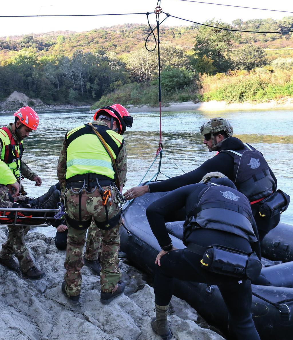 Igor PIANI Un importante test di verifica della gestione delle emergenze in chiave sinergica civile-militare: nel corso dell esercitazione Vardirex 2018, sono stati oltre 800 gli uomini e le donne