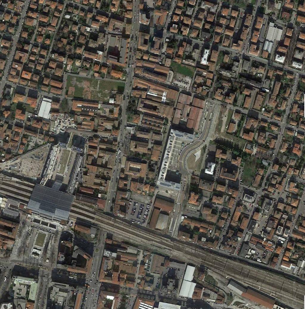 via Trento, asse principale e prolungamento della centralissima via Garibaldi.