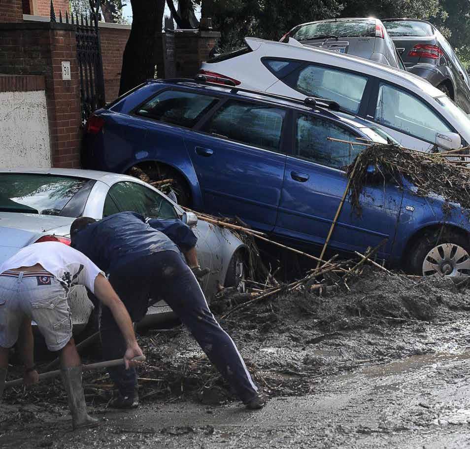 L aumento di intensità di precipitazione su superfici impermeabili può infatti superare la capacità dei sistemi di drenaggio.