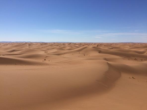 La mattina successiva, dopo colazione, partiremo per una hiking piedi tra le dune.