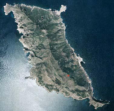 2.2 Isola di Marettimo Marettimo è un isola situata nell arcipelago delle Egadi, a circa 30 km dalla coste siciliane e 130 km a Nord-Est della penisola di Capo Bon in Tunisia.