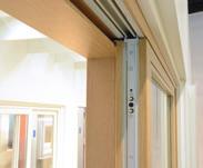 acqua, di condensa e di muffa. Le elevate proprietà termiche e insonorizzanti rendono la soglia adatta all'installazione nelle case passive.