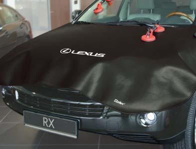 Con impressione bianca del logo LEXUS per contribuire all immagine dell officina. Parte posteriore Dimensioni: ca. 152 x 78 cm Peso: ca. 2,0 kg Copertura del cofano per LEXUS cod.