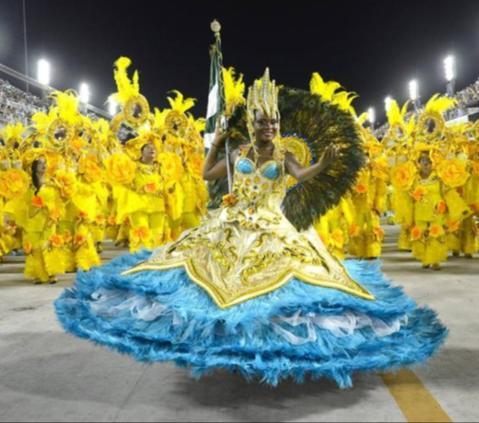 LABORATORIO ESPRESSIVO: CREA LA TUA MASCHERA per un Carnevale bestiale Tutti gli anni a Rio de Janeiro accorre gente da ogni parte del mondo per assistere e partecipare al famosissimo Carnaval do
