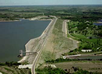 Diga di Tuttle Creek - Missouri Il progetto di risanamento della diga di Tuttle Creek rappresenta il più grande intervento al mondo eseguito su una diga in funzionamento e il più grande mai