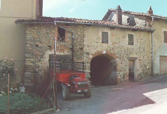 Foto 2: particolare dei voltini in cotto e legno.