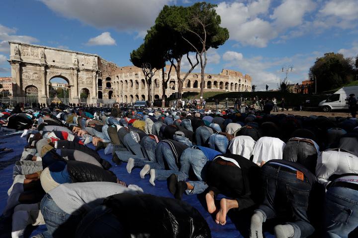 L Italia delle religioni: un pluralismo sprecato Per capire qualcosa dell odierno passaggio dalla religione degli italiani all Italia delle religioni occorre prendere le mosse dall assunto che le