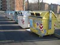 a porta. Per questo motivo un cittadino di San Gimignano, incastrato dai video delle telecamere di controllo per il corretto conferimento dei rifiuti, è stato sanzionato con una multa da 200 euro.