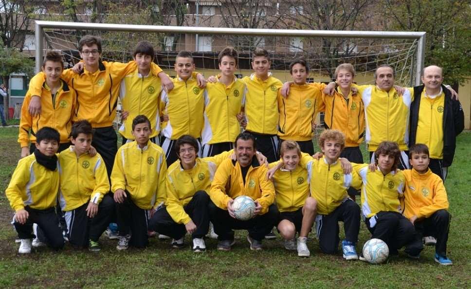 GIOVANISSIMI 2000 PARABIAGO GIOVANISSIMI 2000 0-3 Finite le festività natalizie anche i giovanissimi 2000 hanno ripreso l'attività con una settimana di duri allenamenti conclusisi con una partita