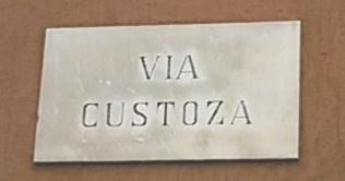 Via Custoza Località sulle colline moreniche a ovest di Villafranca, scenario di due battaglie risorgimentali (1848 e 1866).