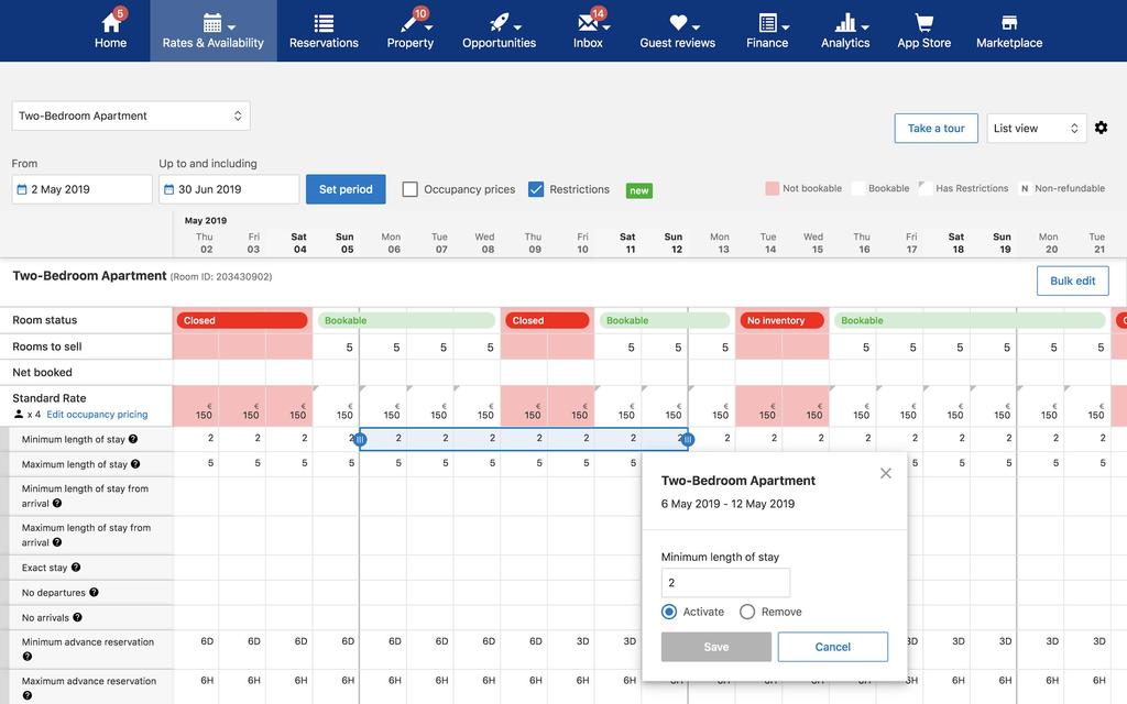 Aggiornare le restrizioni in blocco (1) Per fare modiﬁche in blocco alle restrizioni, clicca e trascina il mouse dalla prima all ultima data che vuoi modiﬁcare.