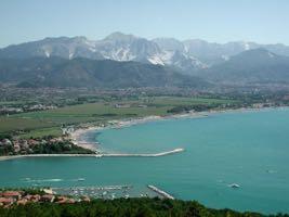 La peculiarità di questa area protetta è l incredibile varietà di ecosistemi osservabili all interno del suo territorio: fiume, mare, costa, monte e zone umide.