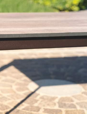 Tavolino Pan Tavolino impilabile leggero e altamente resistente alle intemperie e ai raggi UV, con telaio completamente