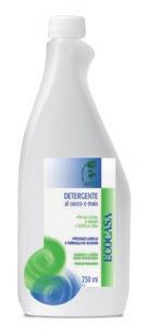 SUPERFICI UNIVERSALI ECOCASA Detergente universale spray Formato: 750 ml Pulisce tutte le superfici. Sgrassa a fondo e lucida fornelli e lavandini. Con tensioattivi da mais e cocco.