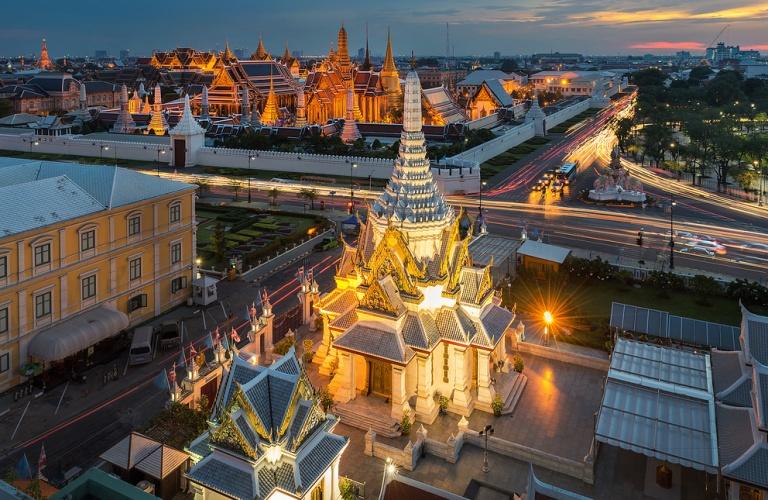 Nota: le escursioni a Bangkok sono suggerite e facoltative, non sono incluse nel prezzo HOTELS PREVISTI: BANGKOK - REMBRANDT HOTEL -superior room SUKHOTHAI - SUKHOTHAI HERITAGE - superior room CHIANG