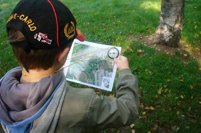 Attività di orienteering nella natura «Impariamo ad orientarci» Luogo: Riserva Naturale Grotte di Pietrasecca Durata: 4 ore Con l aiuto della bussola e della carta è possibile