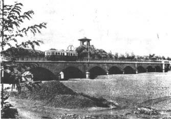 ciclo dell acqua risorsa L alveo del fiume Panaro presso il Ponte di Spilamberto nel 1932, colmato da una potente coltre di materiale