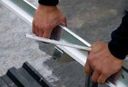 In caso di pericolo di danneggiamento del manto del tetto a causa delle piastre Renosol, sotto le piastre si deve disporre un tessuto TNT o una stuoia protettiva.