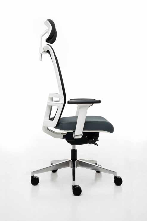 An operative seating made unique by the charming lines of the backrest frame.