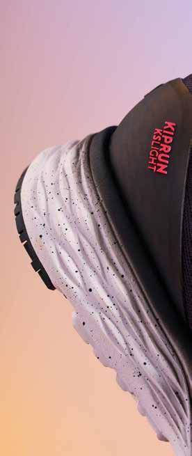 Questo nuovo modello di scarpa è progettato per renderle più leggere rispetto alle Kiprun Long, perchè un prodotto più leggero permette di migliorare le performance di