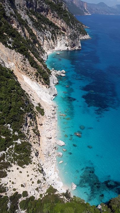 CAPODANNO IN GRECIA: ATENE, MICENE E L ISOLA DI EGINA TREKKING Un Capodanno all insegna della cultura, con Atene, cuore dell antica Grecia, grande civiltà e impero potente, dove