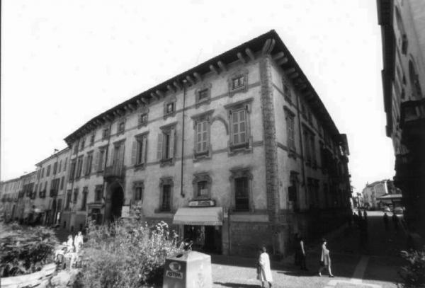Palazzo Raimondi Lodi (LO) Link risorsa: http://www.lombardiabeniculturali.