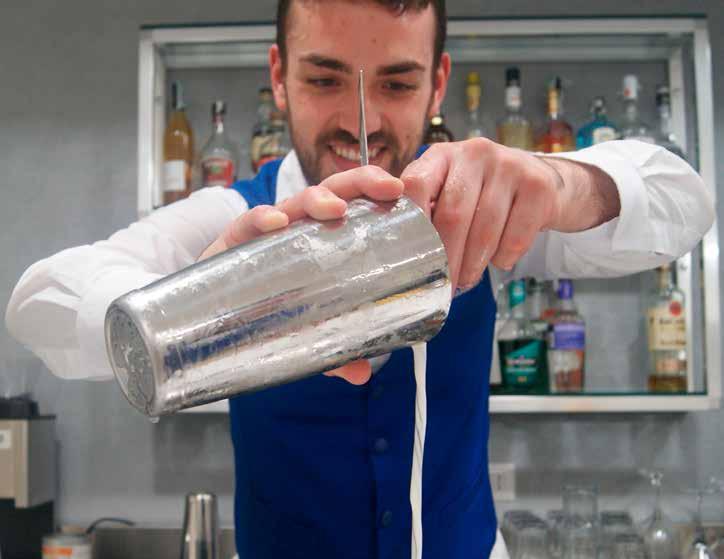 AREA SALA BAR Barman Maître Descrizione: Ill corso professionale di Barman verrà realizzato con Maestri di altissimo livello nazionale