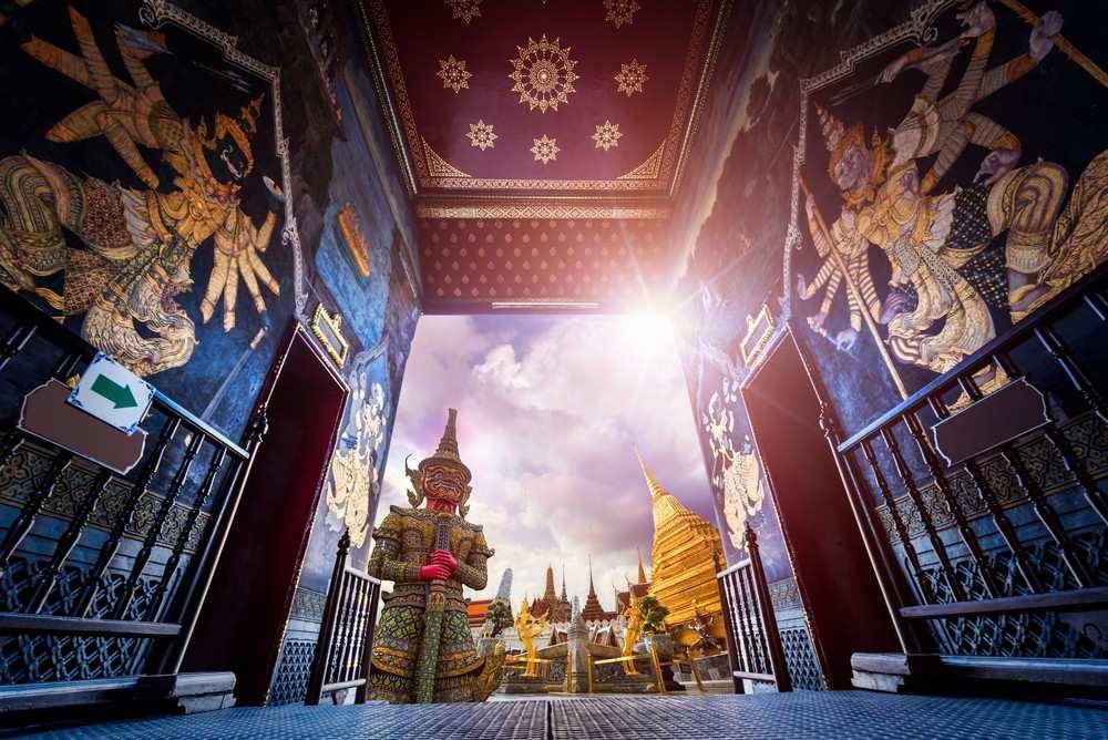 THAILANDIA GRAN TOUR DEL SIAM Bangkok / Mercato Galleggiante Damnernsaduak / Ayutthaya Lopburi / Sukhothai / Chiang Rai / Triangolo d'oro / Chiang Mai Nakhon Pathom / Kanchanaburi / Erawan / Huahin /