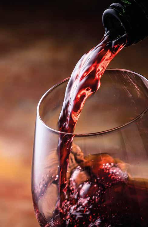 12,5% vol 1500 ml 16-18 C VALPOLICELLA DENOMINAZIONE DI ORIGINE CONTROLLATA Ceccato Valpolicella è un vino equilibrato e gentile, pensato per