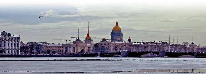 PROGRAMMA DI VIAGGIO: San Pietroburgo è una delle città più belle del mondo che offre tutto il necessario per rendere indimenticabile il viaggio: arte, architettura europea, vita notturna, storia