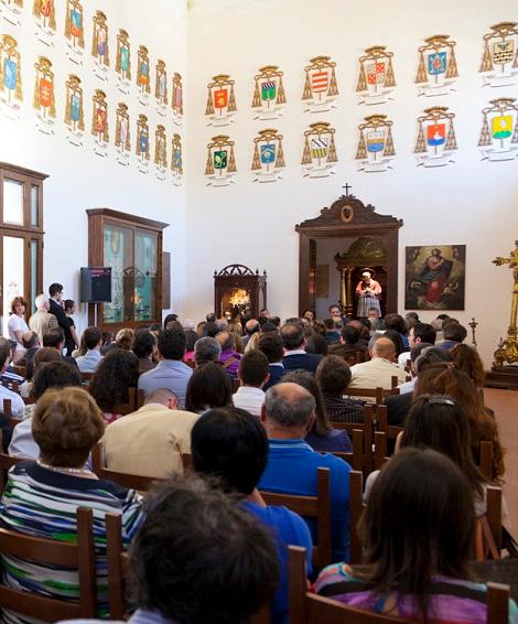 Lo splendido Salone degli Stemmi dei Vescovi di S. Agata dei Goti ha ospitato l'evento Formativo.