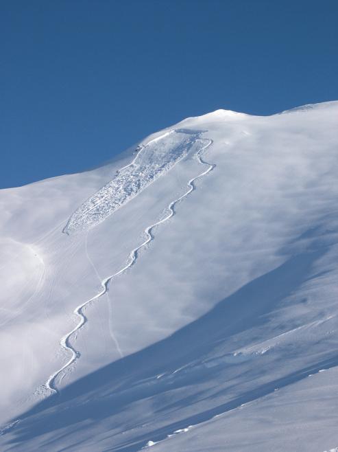 Supporto interpretativo per il bollettino delle valanghe 39 in pieno inverno il manto nevoso è spesso freddo e asciutto.