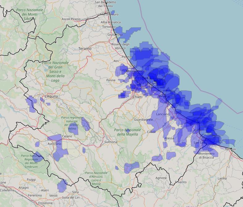 maggiore intensità (colore blu - classificate come pioggia molto forte nelle immagini del Radar DPC) e