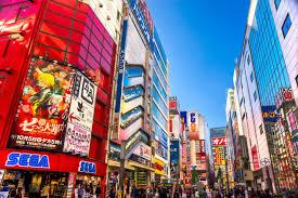 enogastronomica e alla nightlife giapponese nei locali di Tokyo.