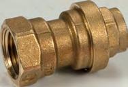 900 mm) R986SY100 (12 x 1,5 mm) R900Y011 (12 x 1,5 mm) ollegamenti idraulici pannello-collettore ollegamento tipo 1 Per il collegamento fra il collettore di distribuzione e la serie di pannelli è