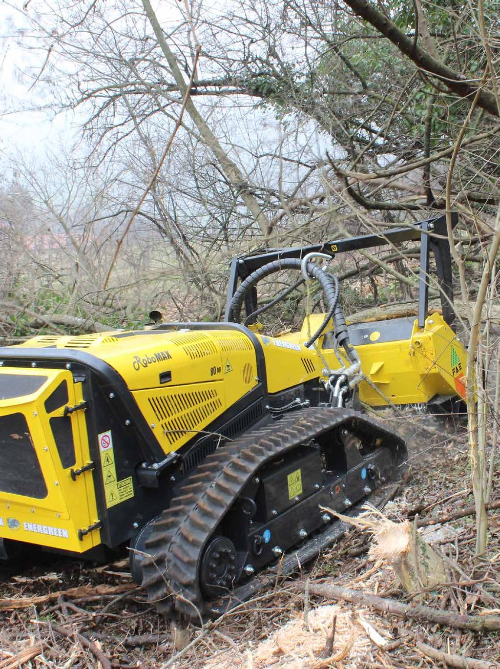 con personalizzazione Raggio d azione di 150 mt Distanza di sicurezza per l operatore QUALITÀ DEI COMPONENTI Telaio in acciaio speciale Componenti certificati Ventola reversibile FLEXXAIRE Motore da