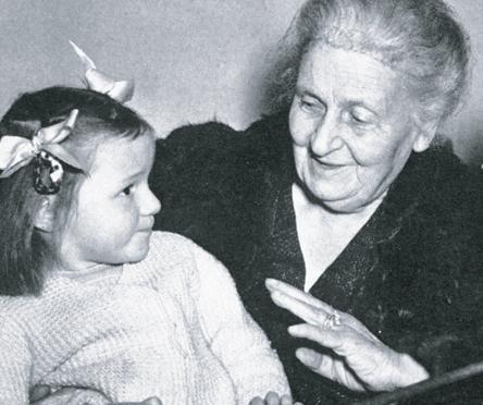 MARIA MONTESSORI LA VITA Nella concezione di Maria Montessori, l educazione non è un episodio della vita: essa dovrebbe cominciare con la nascita e durare così a lungo come la vita stessa.