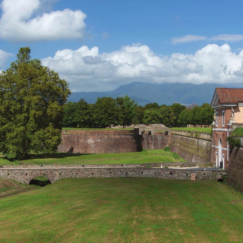 e ultimamente ha ripreso l attività coniando monete identiche a pezzi presenti nella storia di Lucca. Oltre al percorso museale sono presenti una biblioteca, il laboratorio e un officina storica.