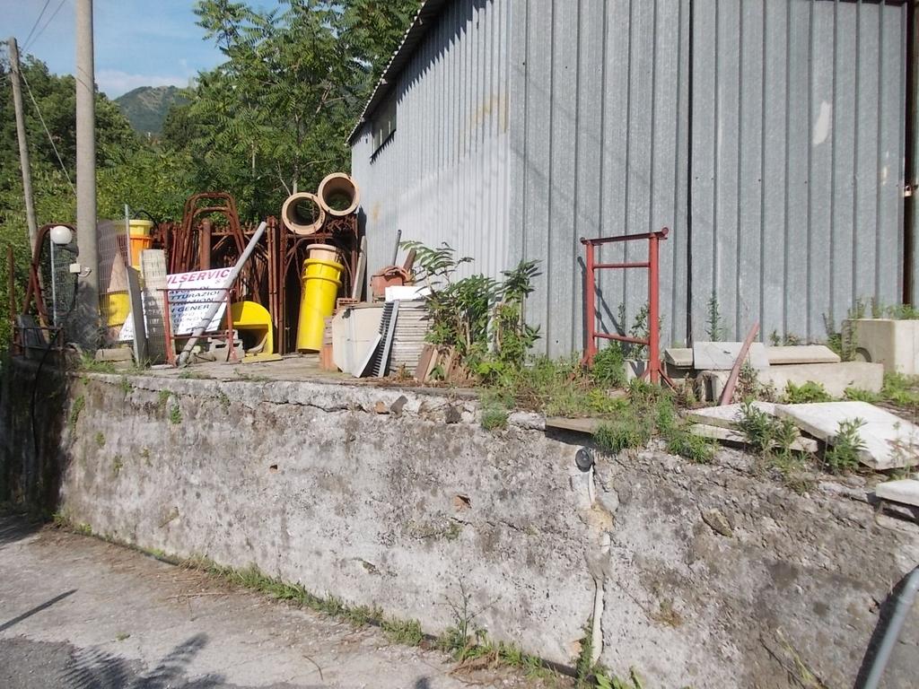 Vista della fascia sistemata da SUD: il muro di sostegno della fascia, realizzato da