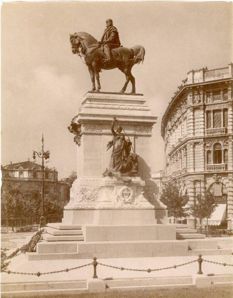 Milano - Largo Cairoli - Monumento a Giuseppe Garibaldi - Ettore Ximenes - Augusto Guidini / Risorgimento