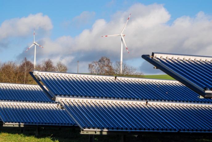 Simmern (Neuerkirch-Külz) 4.200 MWh/anno 6,1 km di rete 150 edifici, 2 paesi, 800 utenti Solare termico: 1.