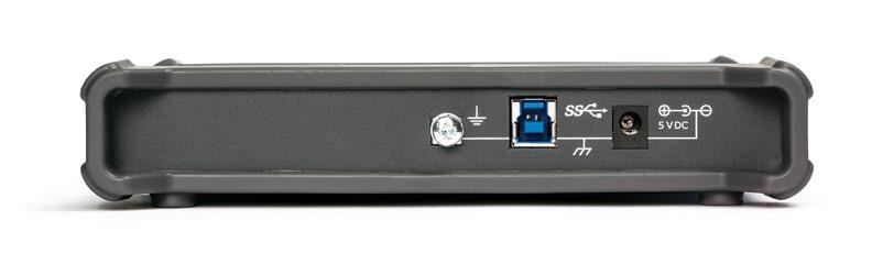 Connessioni Il pannello anteriore degli oscilloscopi PicoScope serie 5000D a 2 canali è dotato di: 2 canali in ingresso BNC analogici 1 perno di compensazione della sonda 1 ingresso BNC trigger