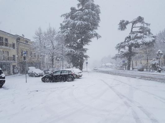 Neve abbondante anche nel Molise e sulla Puglia settentrionale nel Foggiano e a Foggia città, nel pomeriggio occhi misti a