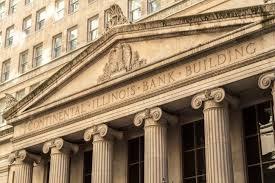 INSIEME AI TASSI SPROFONDANO LE BANCHE Con il moltiplicarsi dei segnali che annunciano la fine del ciclo economico espansivo il momento per i mercati è divenuto particolarmente delicato: le banche