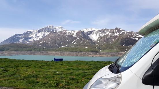 Parcheggio più comodo prima del cartello nella foto.